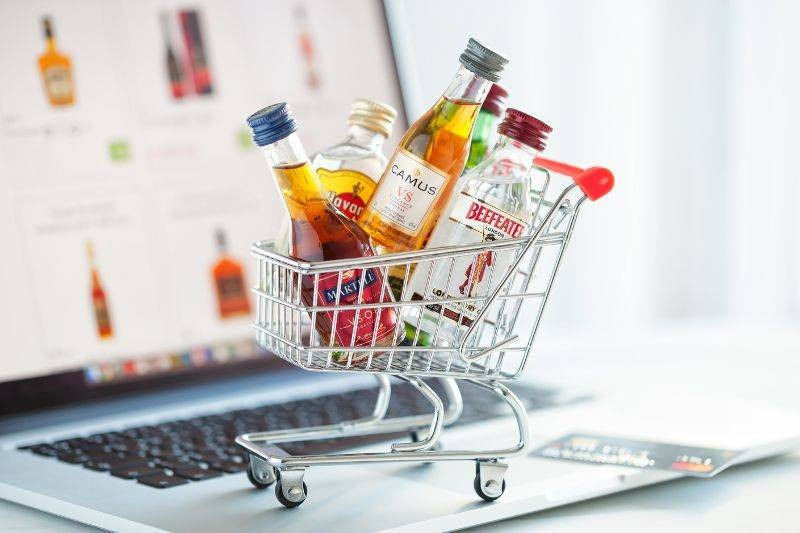 Miniaturki alkoholi – prezent idealny nie tylko dla konesera