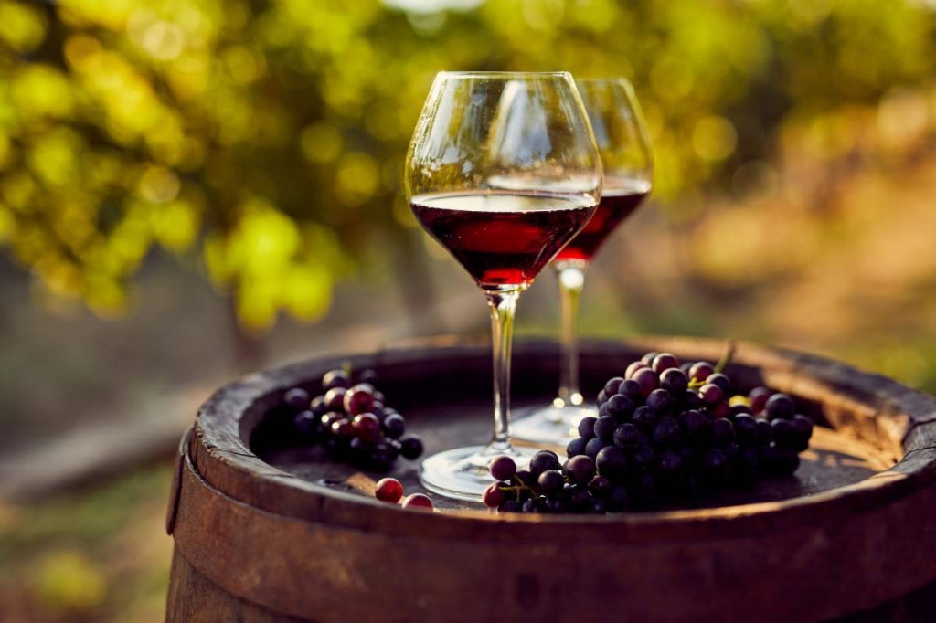 Wino z winogron  (przepis) –  zrób je sam w domu!