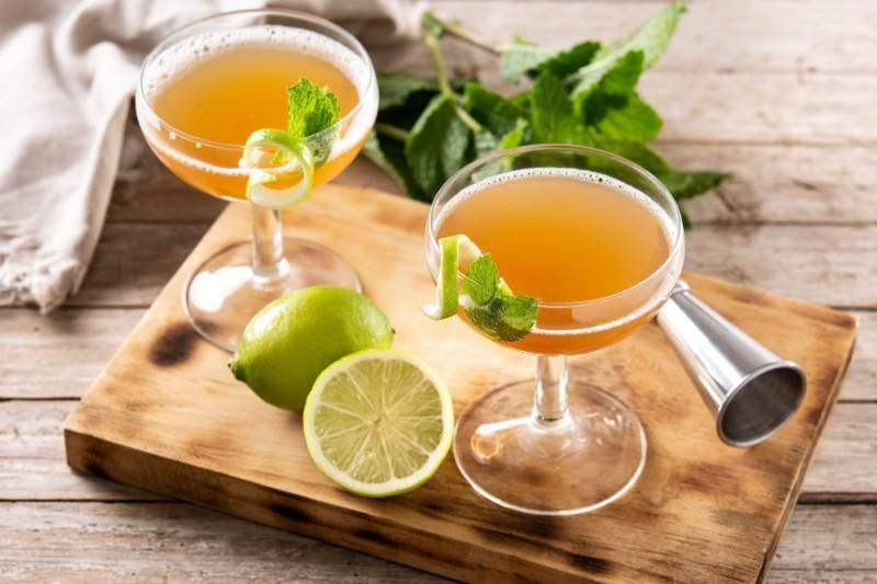 Drinki z Bacardi – 8 przepisów z kultowym rumem