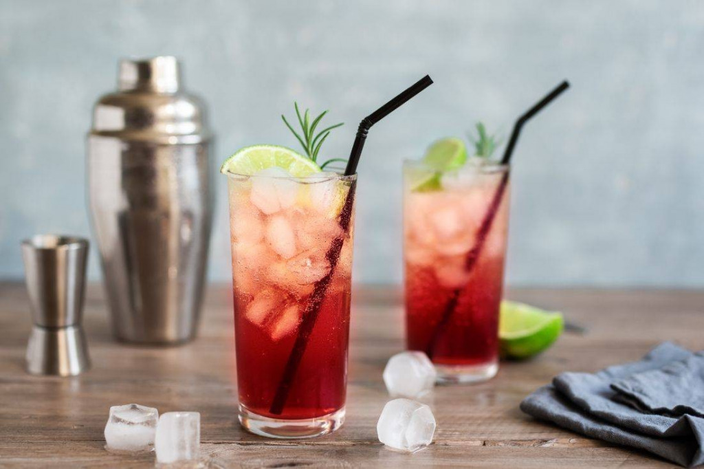 Drinki z wódką i grenadyną – 5 pomysłowych inspiracji