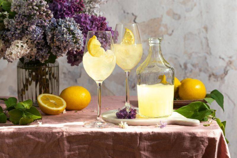 Jak pić włoski cytrynowy likier limoncello?