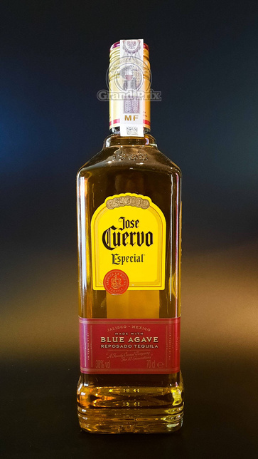 TEQUILA JOSE CUERVO ESPECIAL REPOSADO 38% 0,7L