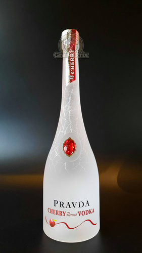 PRAVDA CHERRY  37,5%  0,7L