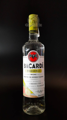 BACARDI PINEAPPLEE FUSION 32% 0,7L