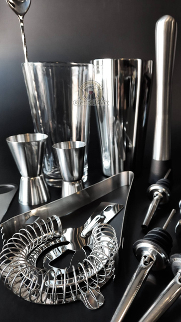 Zestaw barmański do drinków 14 el ze szklanicą srebrny