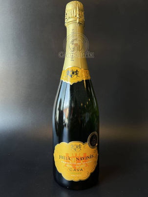 Wino mus. Julia&Navines MACABEU SEMI SECO TRADITIONAL BLEND 075L